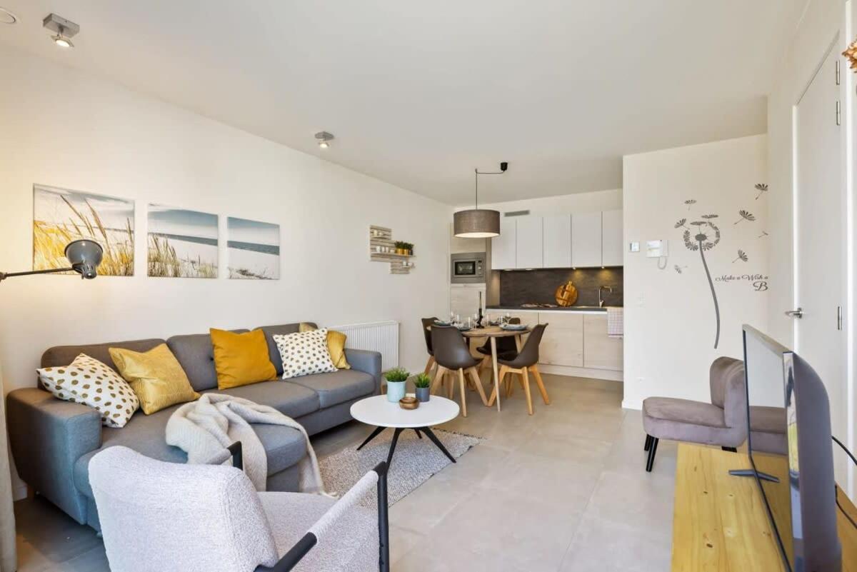 Huswell - Apartment With Natural Swimming Pool Middelkerke Eksteriør bilde