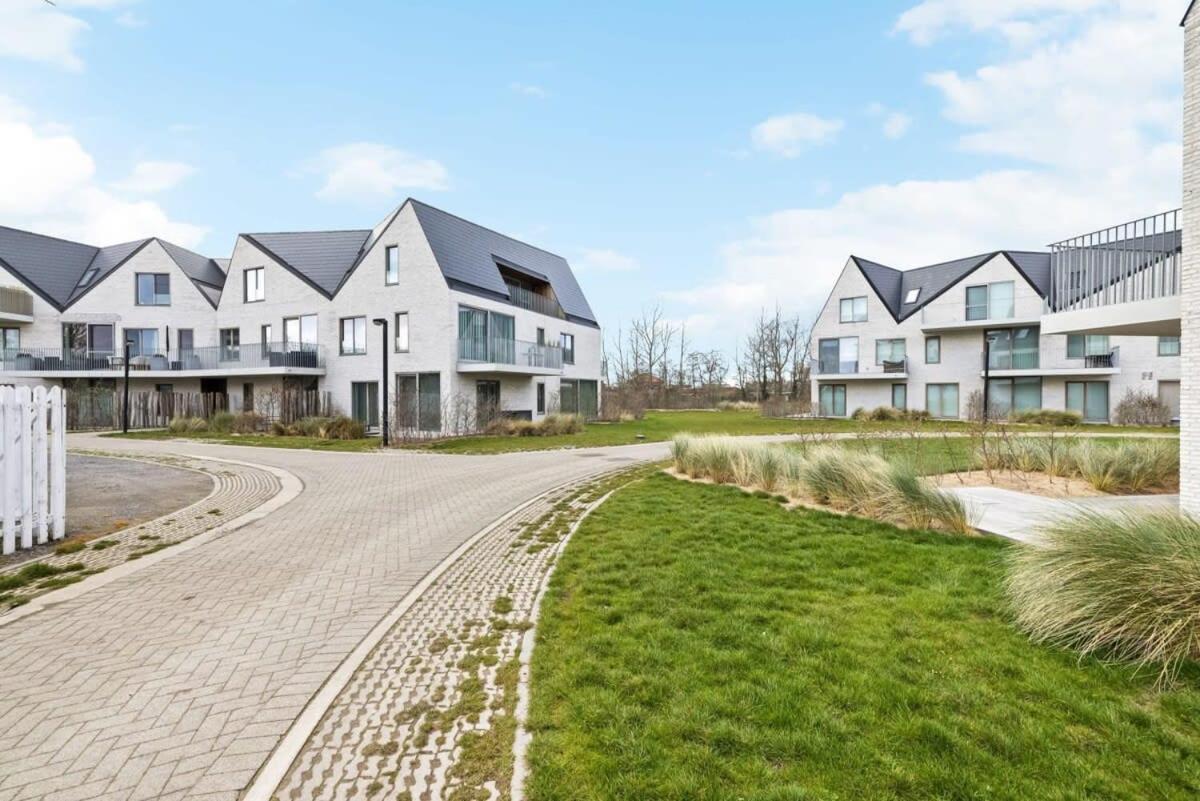 Huswell - Apartment With Natural Swimming Pool Middelkerke Eksteriør bilde