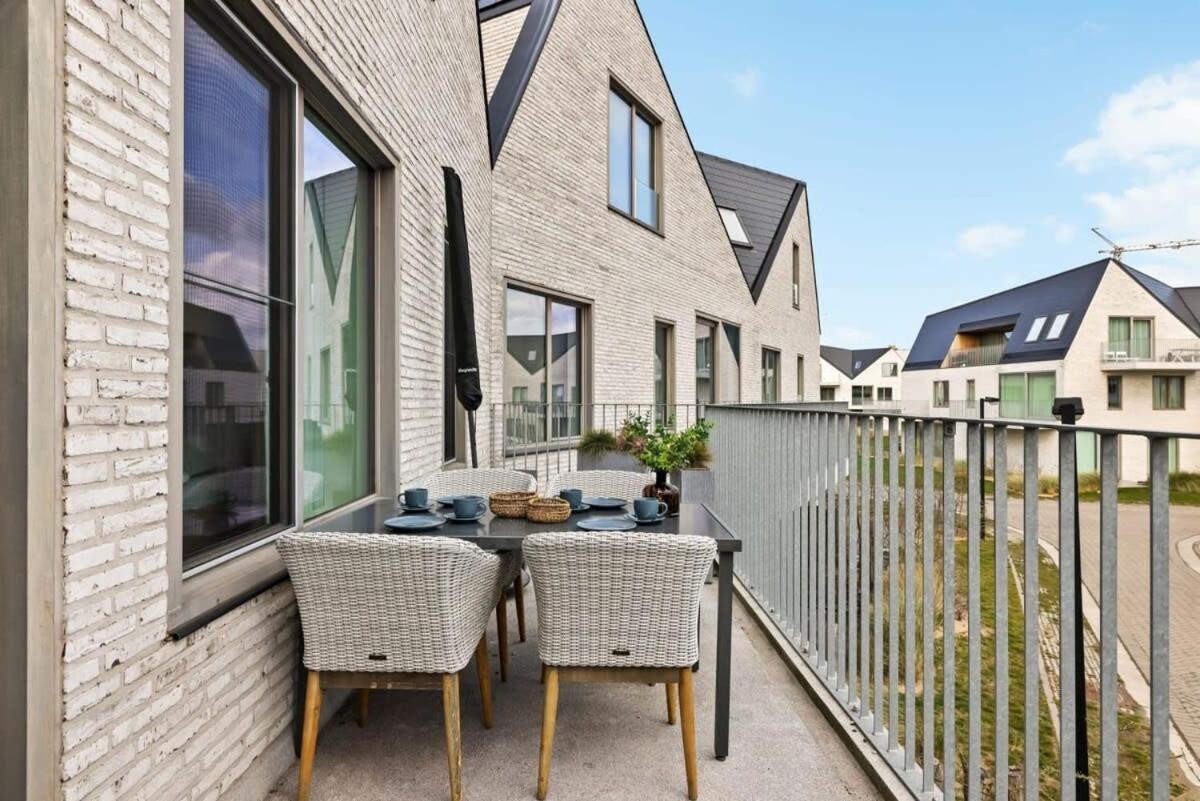 Huswell - Apartment With Natural Swimming Pool Middelkerke Eksteriør bilde