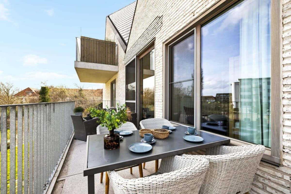 Huswell - Apartment With Natural Swimming Pool Middelkerke Eksteriør bilde